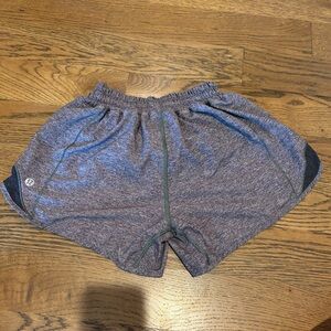 Lululemon Hotty Hots Size 2 Low Rise 4 Inch Inseam Grey